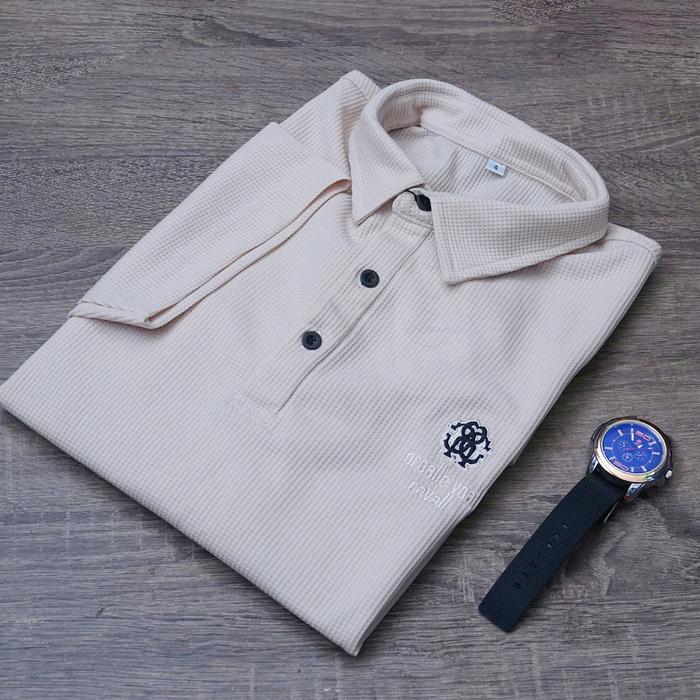 Polo coreano para hombre, cuello vuelto, logo en el pecho, tejido elástico en 4 direcciones