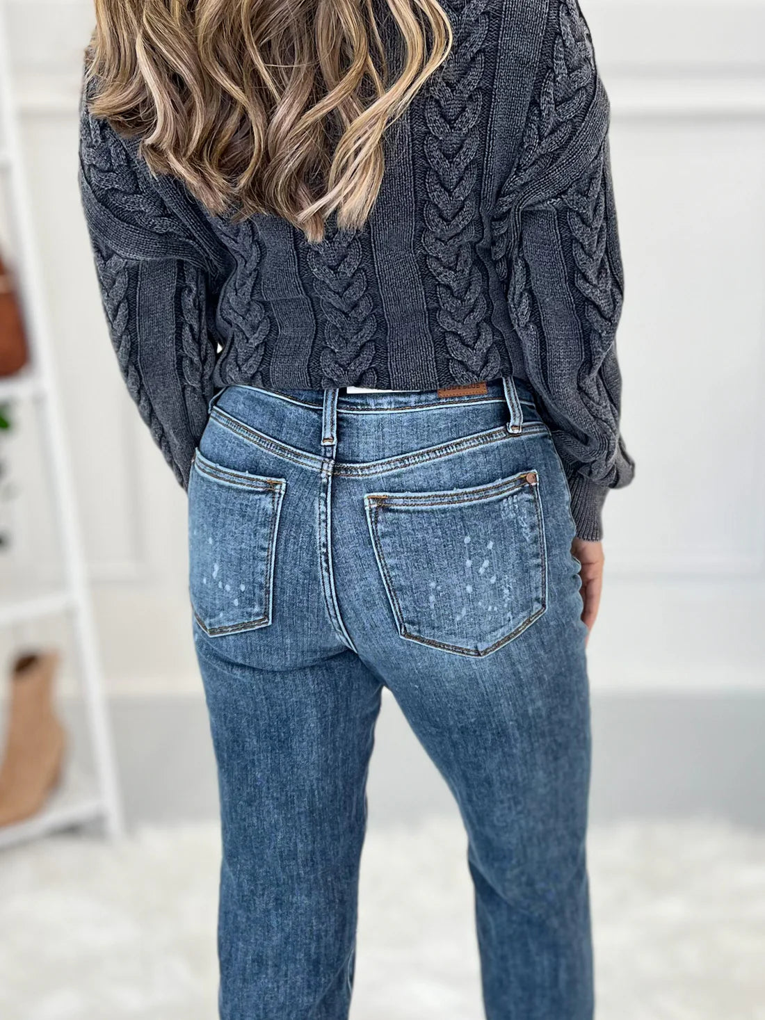 jeans de pierna ancha y cropped