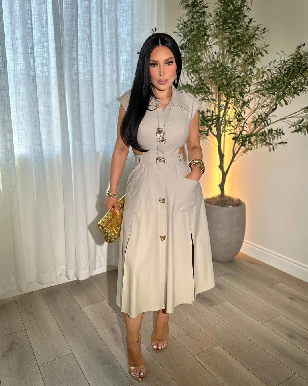 Elegante vestido sin mangas con botones decorativos®