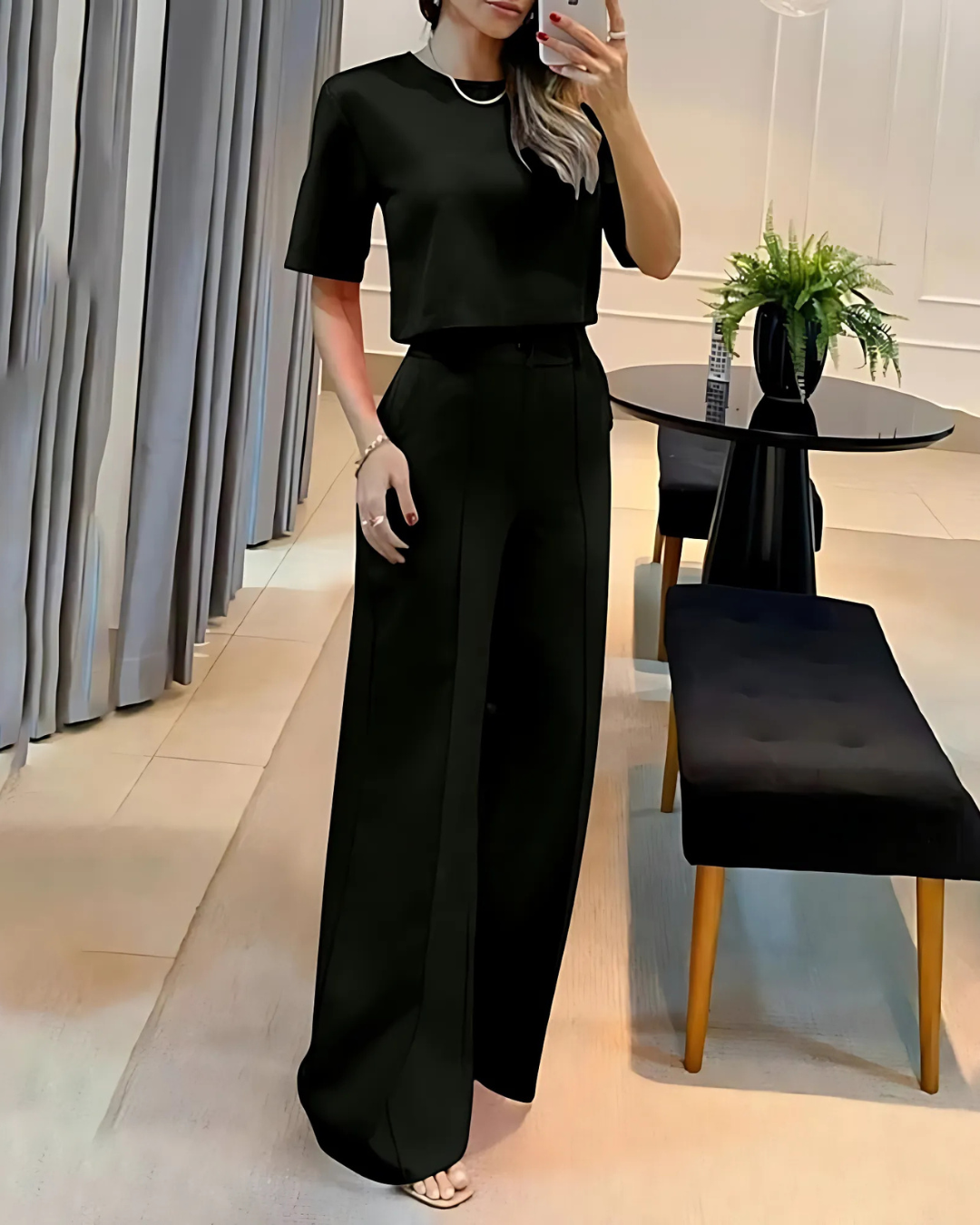 Conjunto con Top Corto y Pantalón de Pierna Ancha