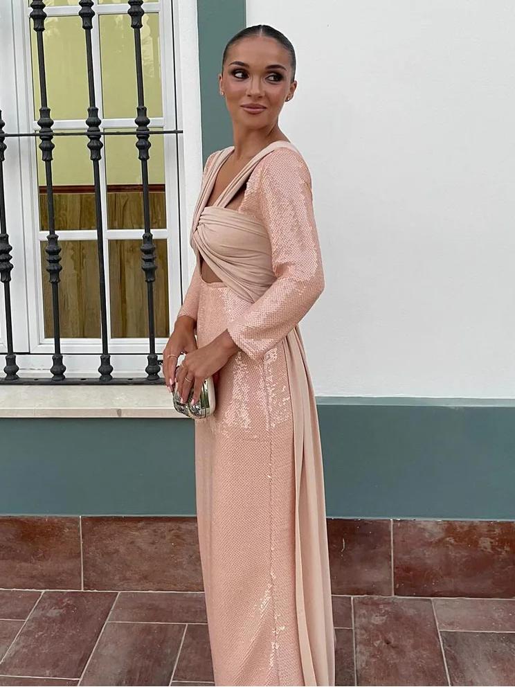 Elegante vestido de lentejuelas ruborizado